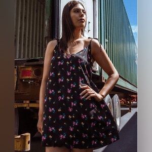 VANS the MARY dress .
